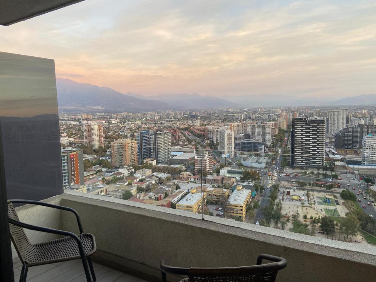 Hermosos Dptos Cercanos A Metro Y Centros Comerciales Santiago del Cile Esterno foto